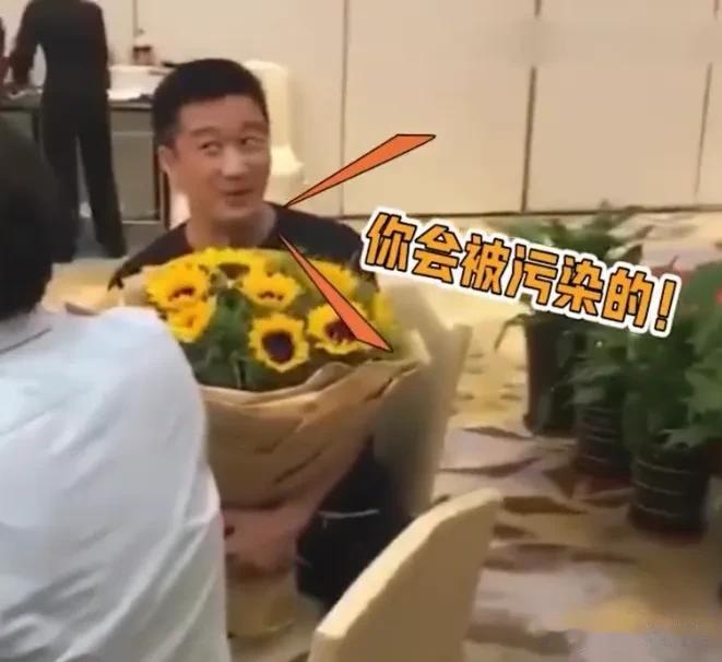 娱乐圈的水有多深，一般人真的不敢进[捂脸][捂脸][捂脸][捂脸]我是胆子小，看