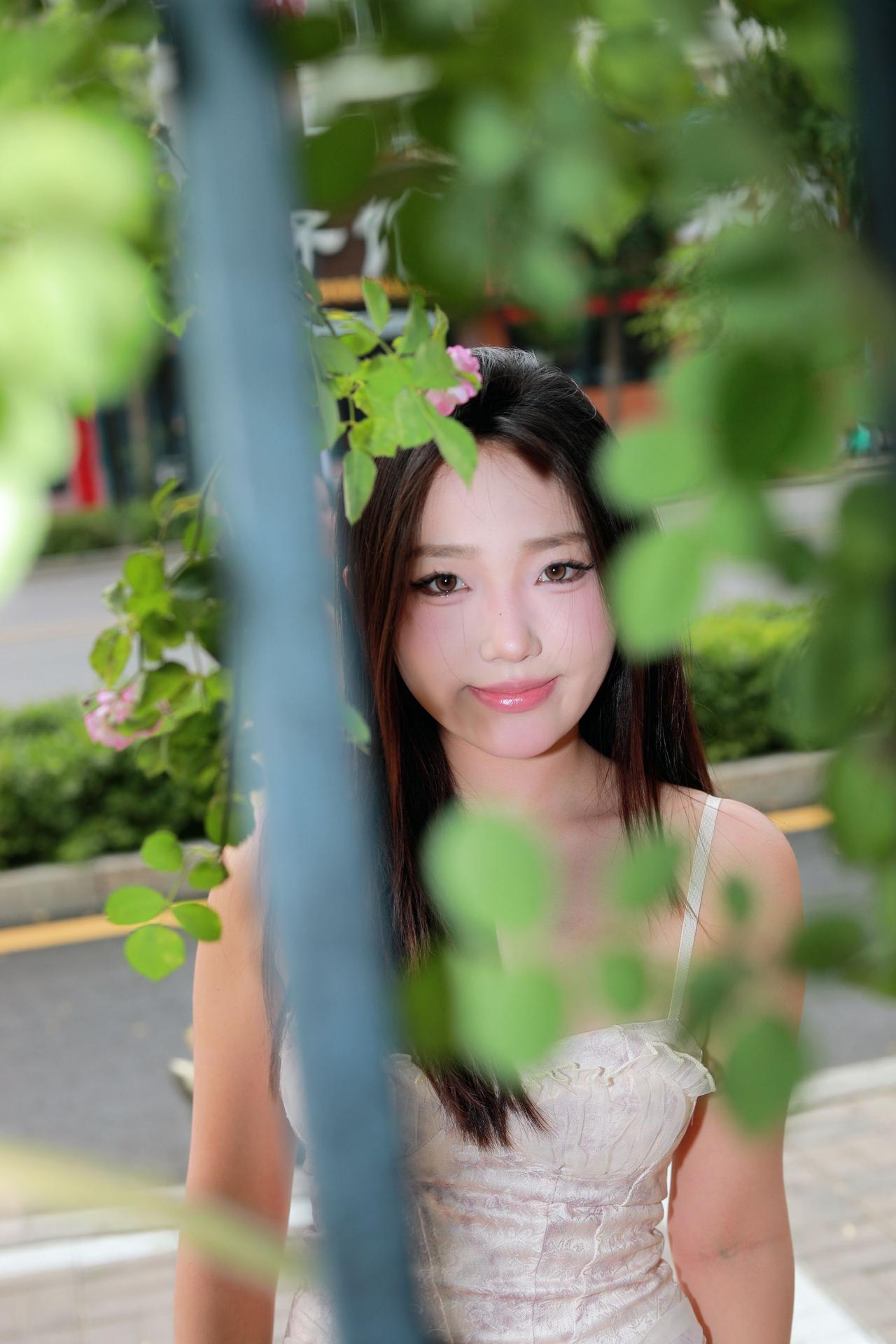 人像摄影约拍跟拍夏日花园浪漫风  蔷薇花少女  蔷薇花墙氛围 我镜头里的美女原创