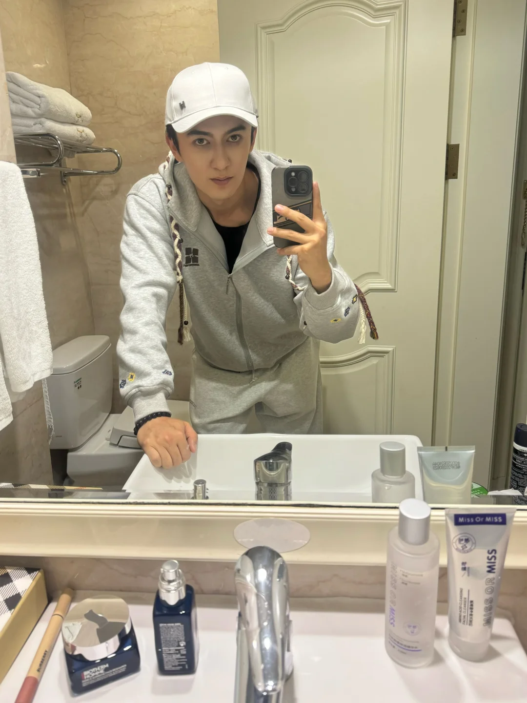 又回横店老家了