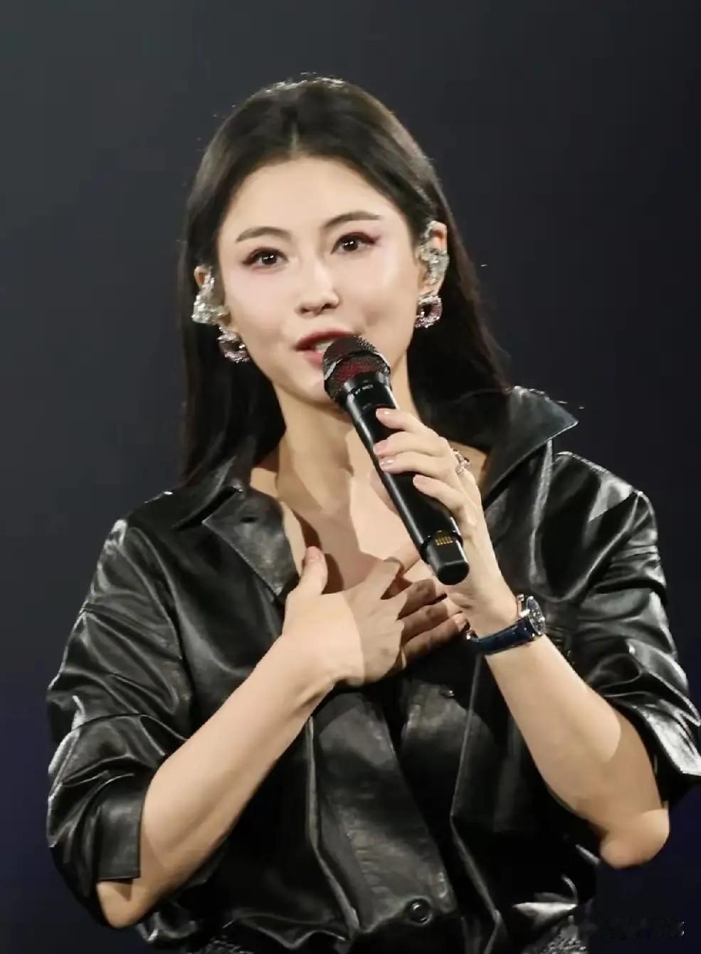 张柏芝除了是个好妈妈，还绝对是个好儿媳，怎么就离婚了呢？

看看谢霆锋他爸的遗产