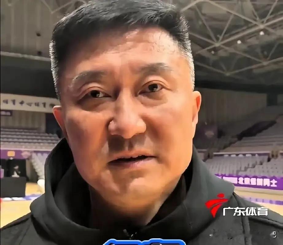 其实杜峰在下一盘大棋！
大家只看到了赛季上海三杀广东，但却忽略了一个问题，那就是