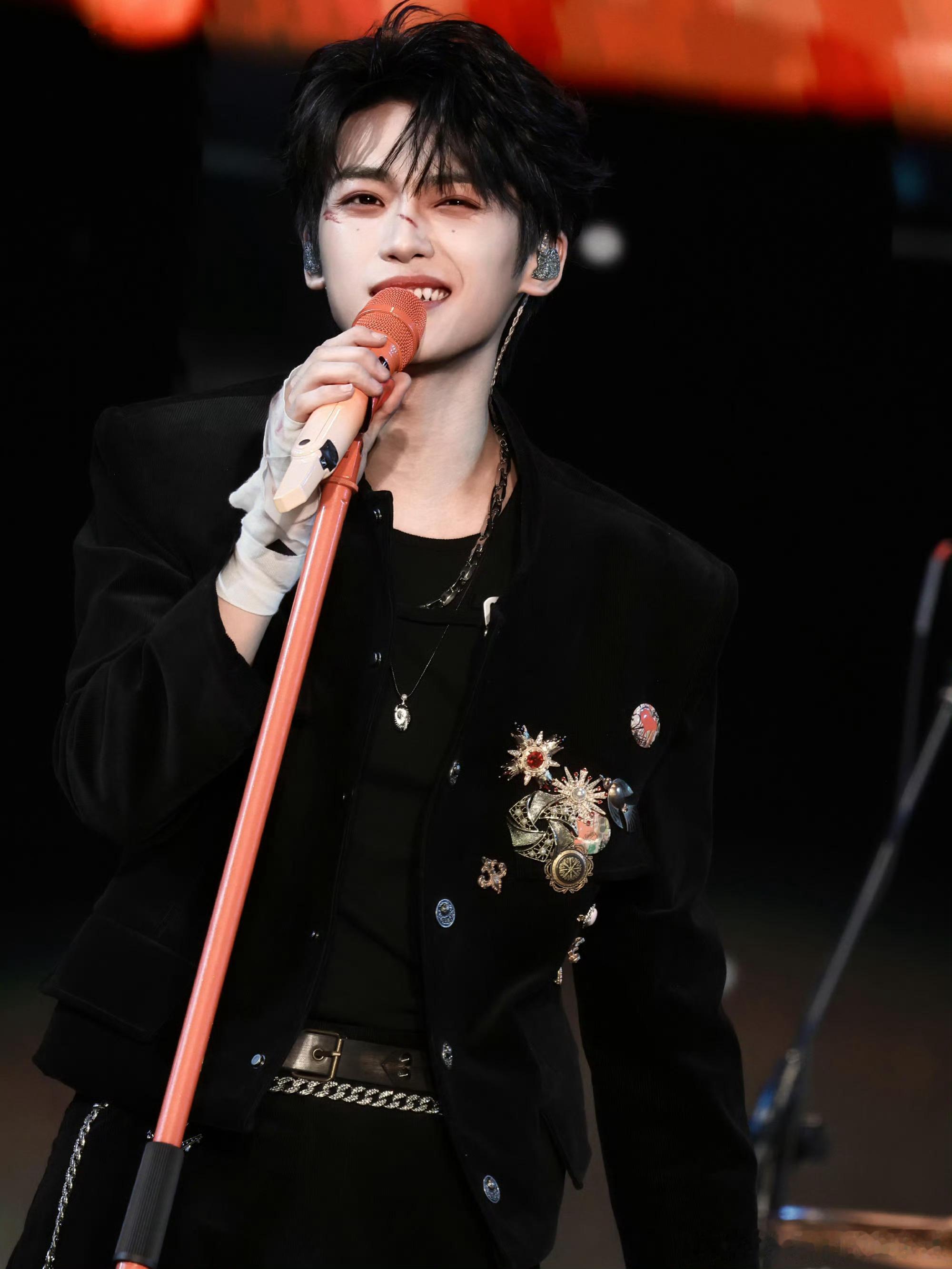 梓渝先天综艺圣体 梓渝自带天生综艺感，小渝向导的唱游地图全程高能有料，镜头感拉满