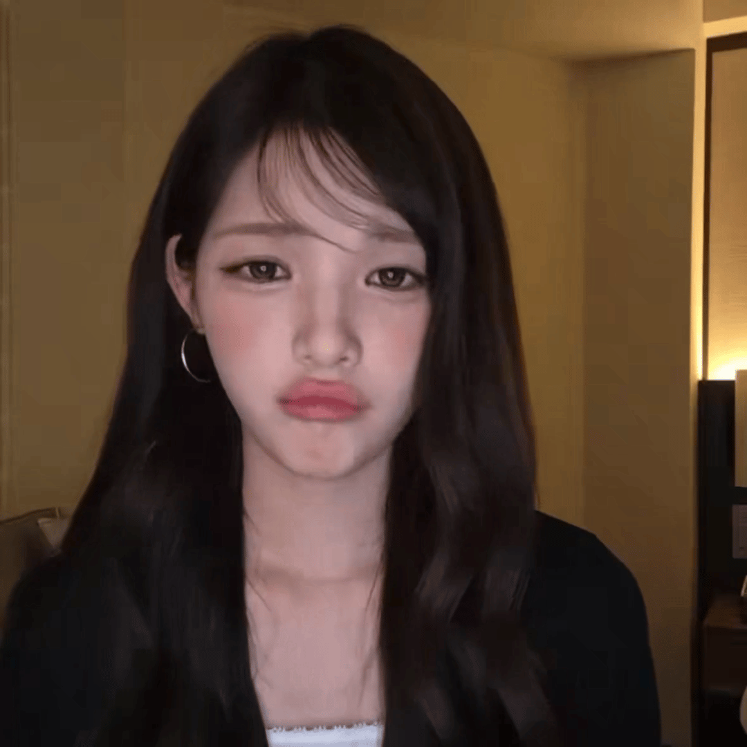 哎呀你们看啊 突然撅个嘴萌死我了🥺 