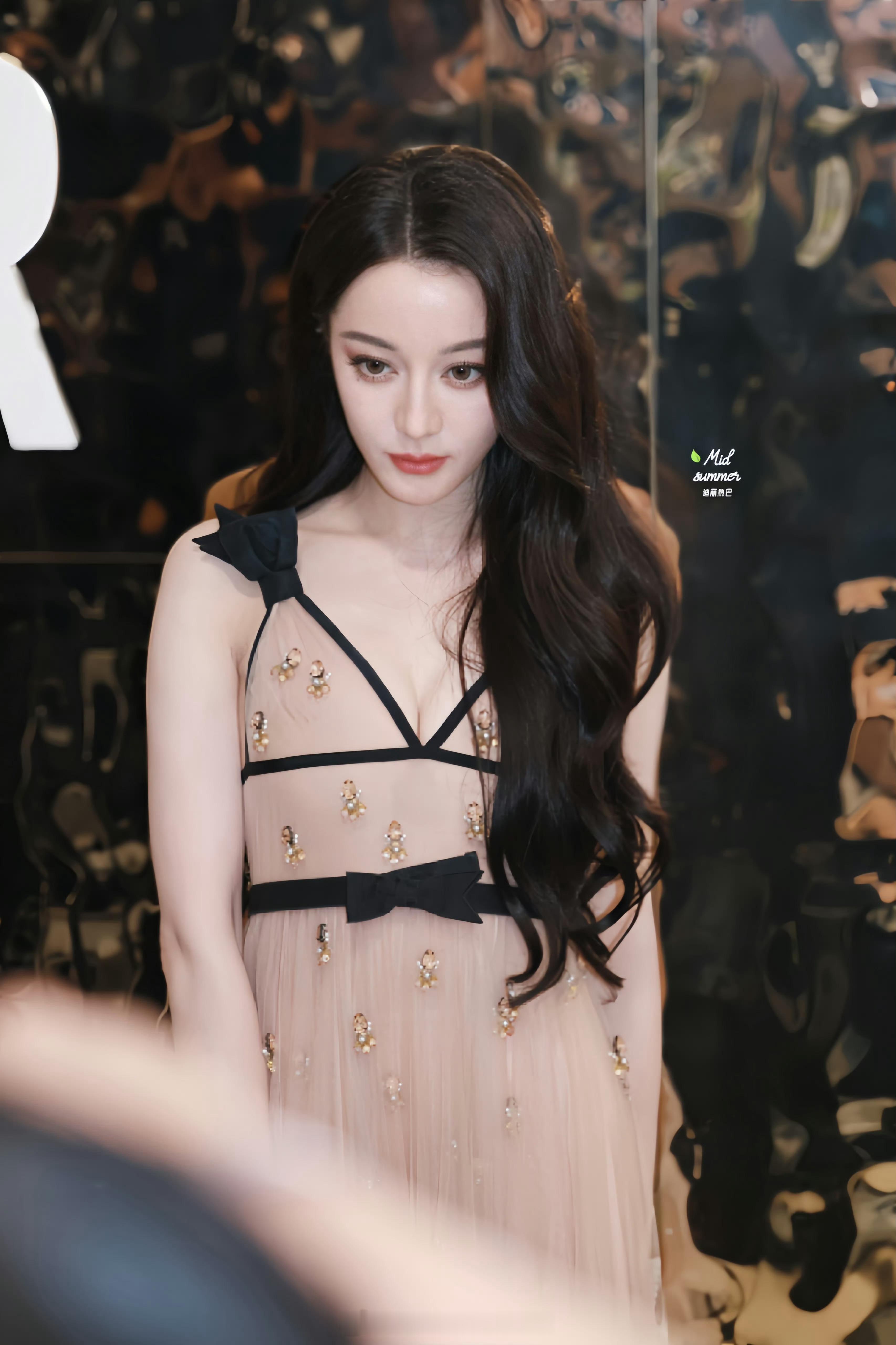 迪丽热巴 202610080841“对于演员来讲，相貌就不是一个价值范畴的问题 