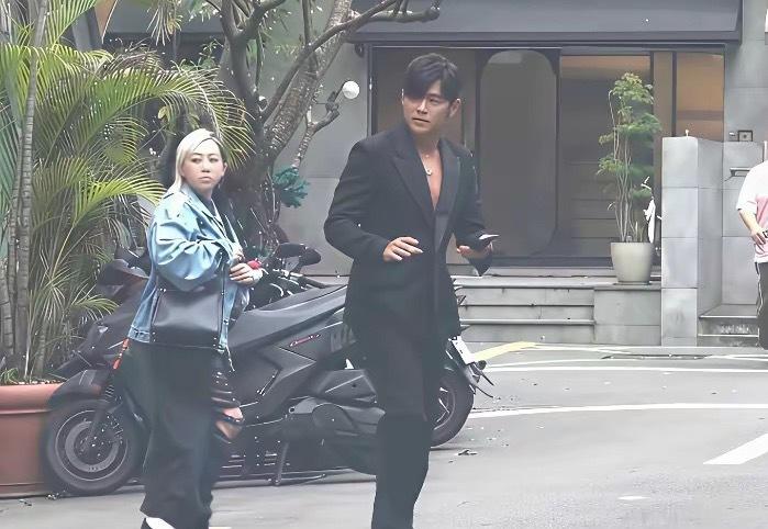 听说，在台湾很多人都管他叫做少爷 