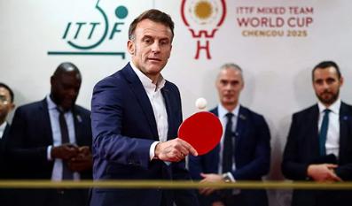 急哭了？
马克龙访华是被打疼了！


马克龙这次来，
姿态放得很低了。


就在