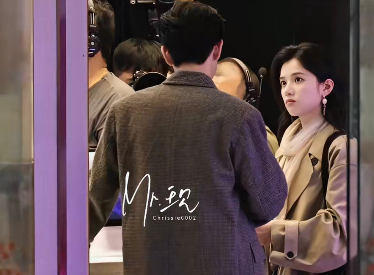 李现张婧仪《雾里青》同框路透，渊雾约会看电影！ 