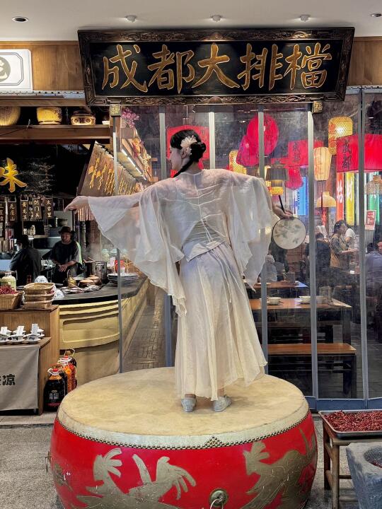 成都春熙路！个人觉得无法超越。。。