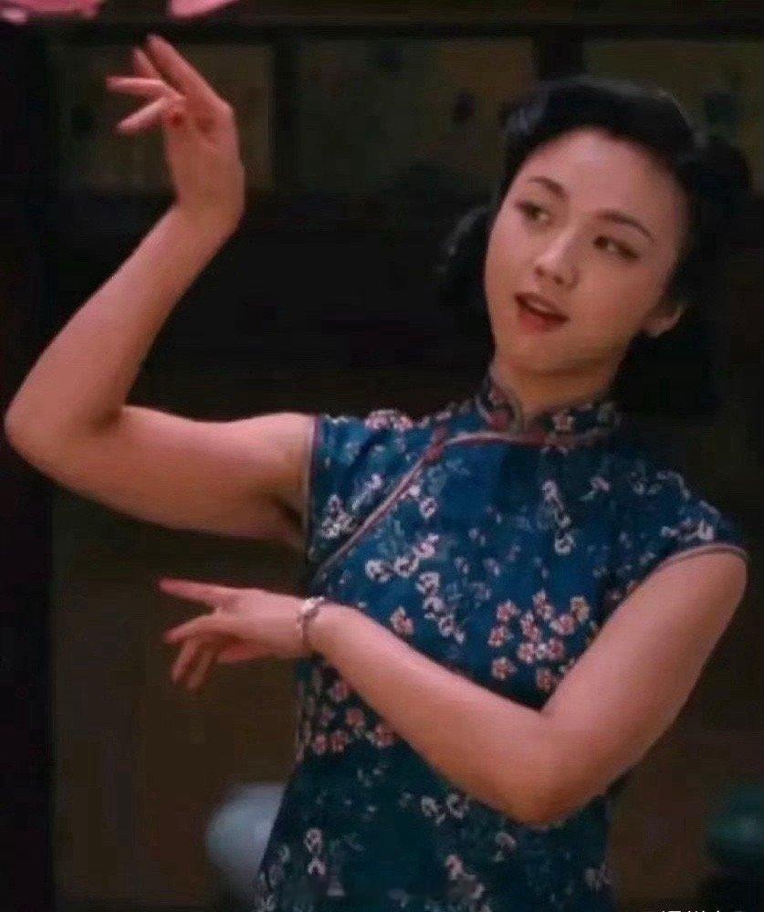 汤唯拍《色戒》被李安导演要求留腋毛，据说这是为了还原民国时期上海女人喜好露腋毛的