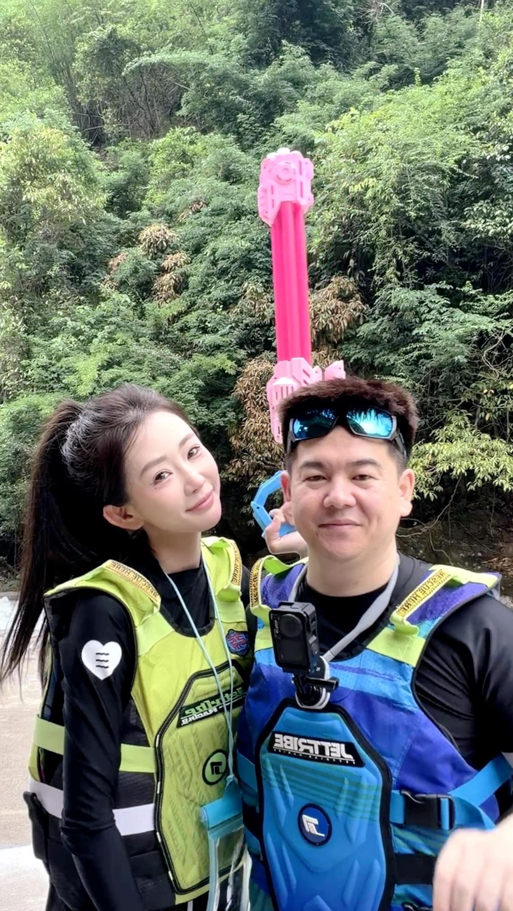 世界上很多东西都可以靠努力争取 唯独拥有一个有情有义的爱人 需要一些运气 🍀