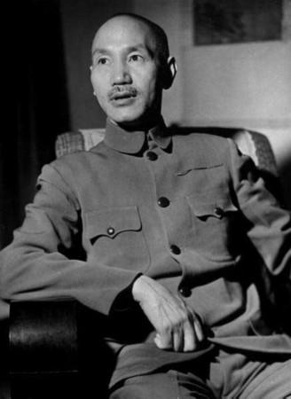 蒋介石将永久被钉在历史耻辱柱上！ 
他在大陆选了两个墓地，但临死时杀了1800名