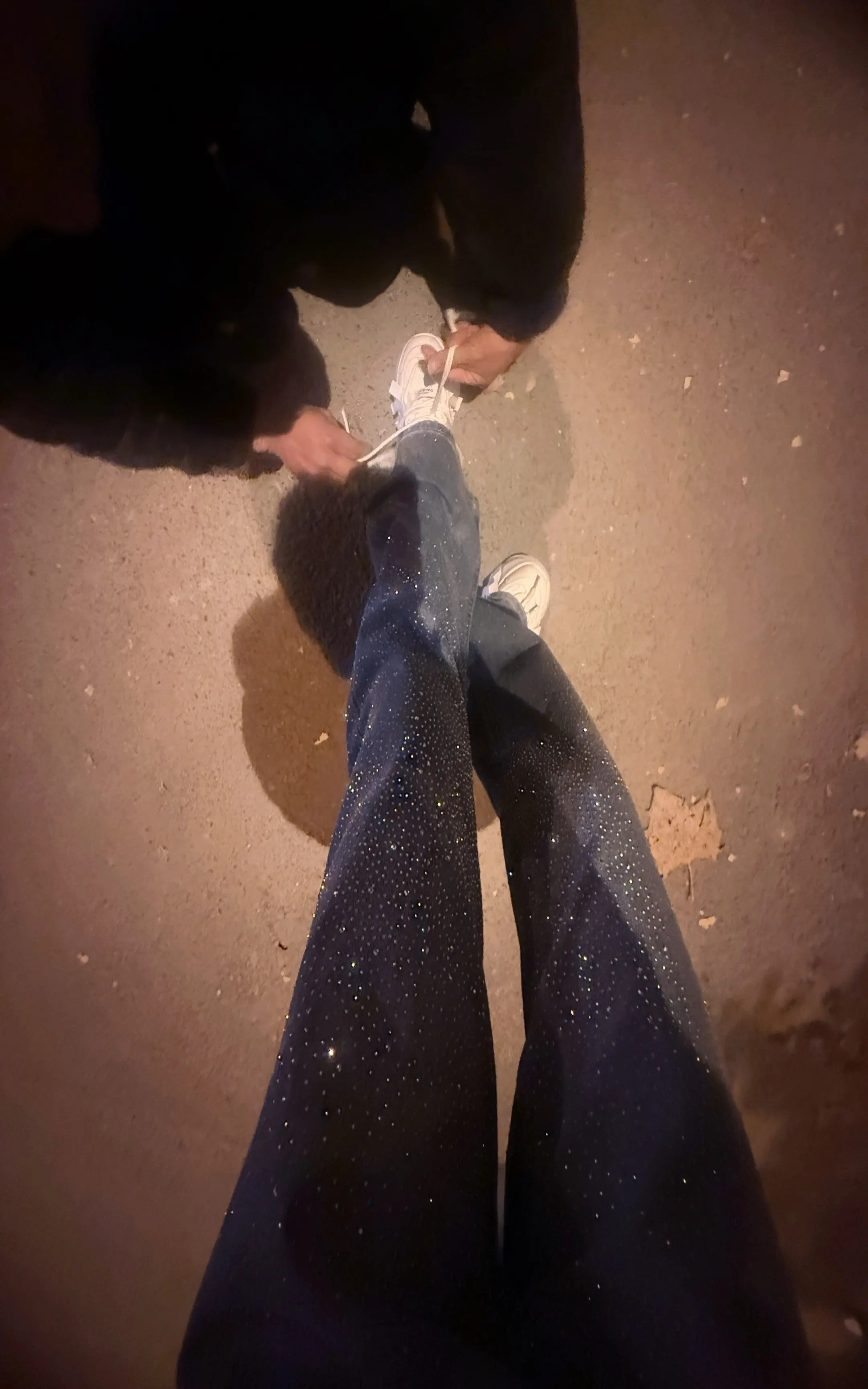 女人要嫁就嫁一个会帮你吹干头发，会低头为你系鞋带，不嫌弃吃你剩下的东西...