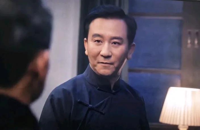 这位领导终于下山了，如果按脸谱化来分析，他能不能被捕叛变啊？真替顾易中担心。