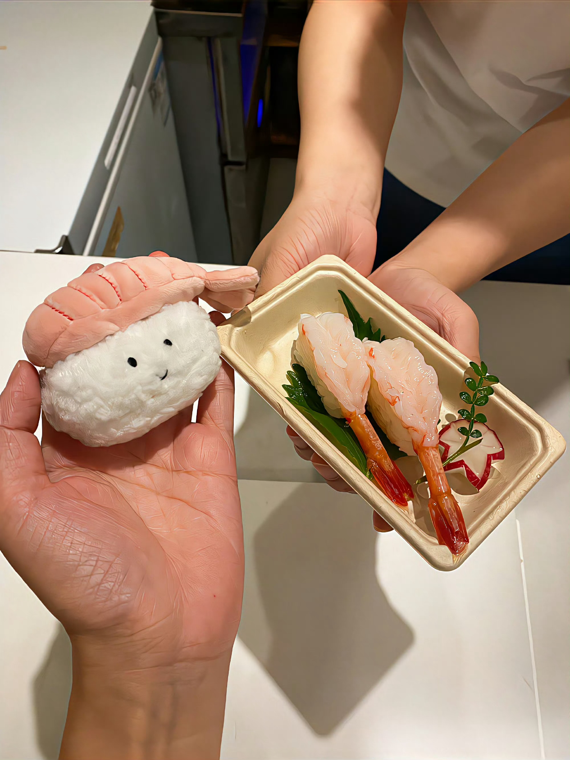 幸运的人在爱里成长 不幸的人在饼里心碎！#情感语录##文案#  ​​​