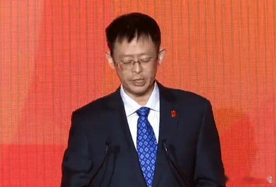 中国篮协副主席杨阳表示：“新赛季CBA联赛外援规则与上赛季保持一致，执行4节7人