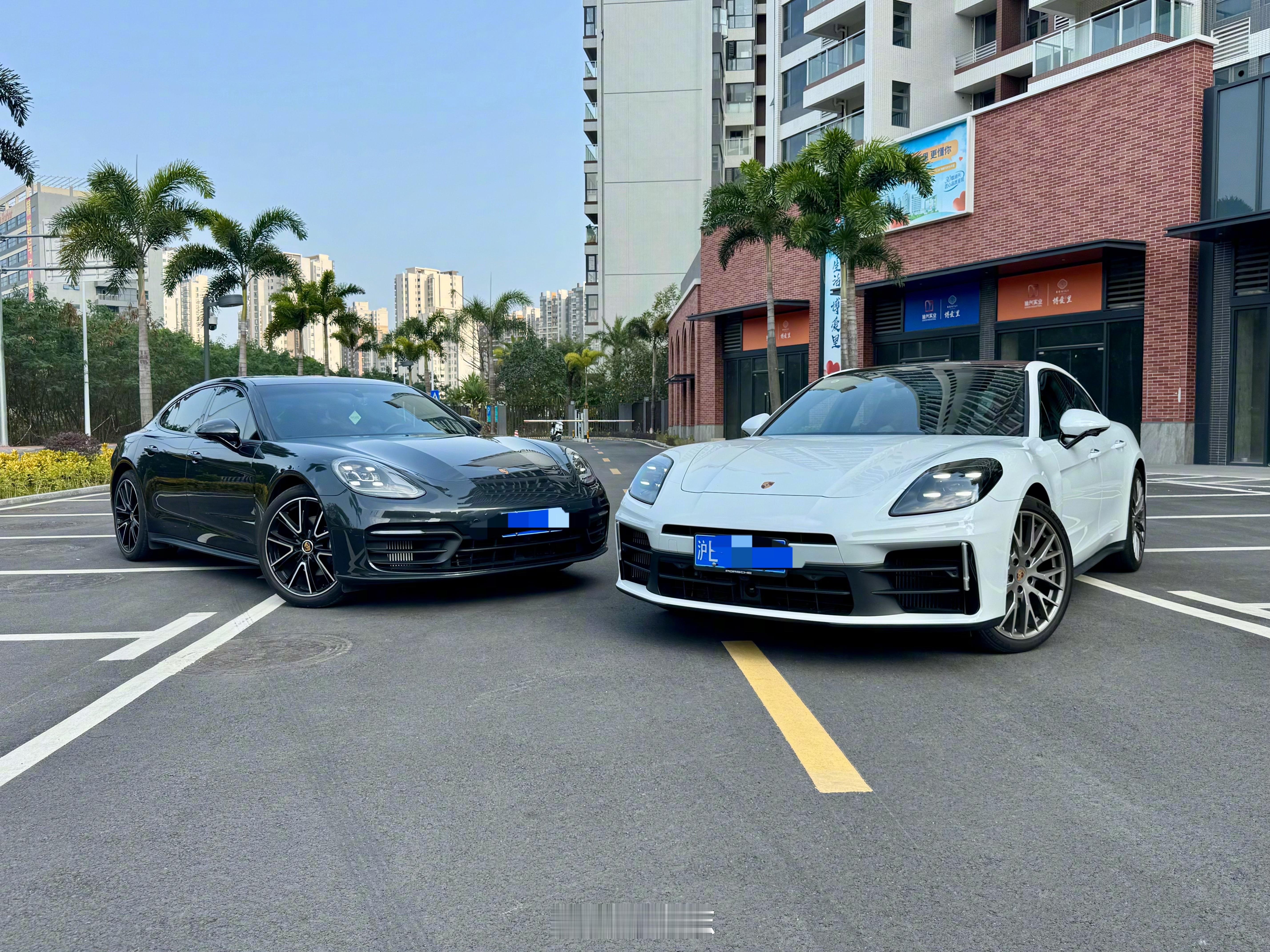 今天拍波子Panamera～两代同堂，最新的976和上一代971.2，哪一代颜值