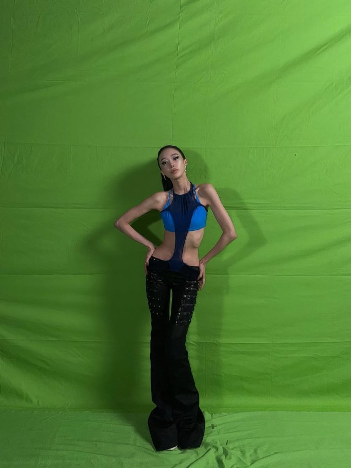 Giselle好瘦Giselle肋骨突出 Giselle肋骨突出 