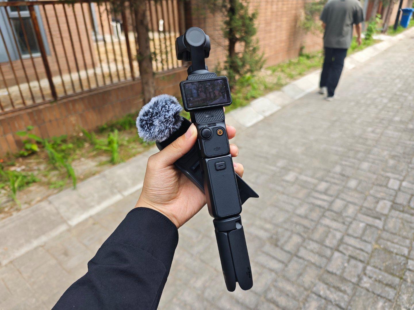 博主单兵作战神器:大疆Picket3全能套装，虽然这一套东西全部组装后长得有点怪