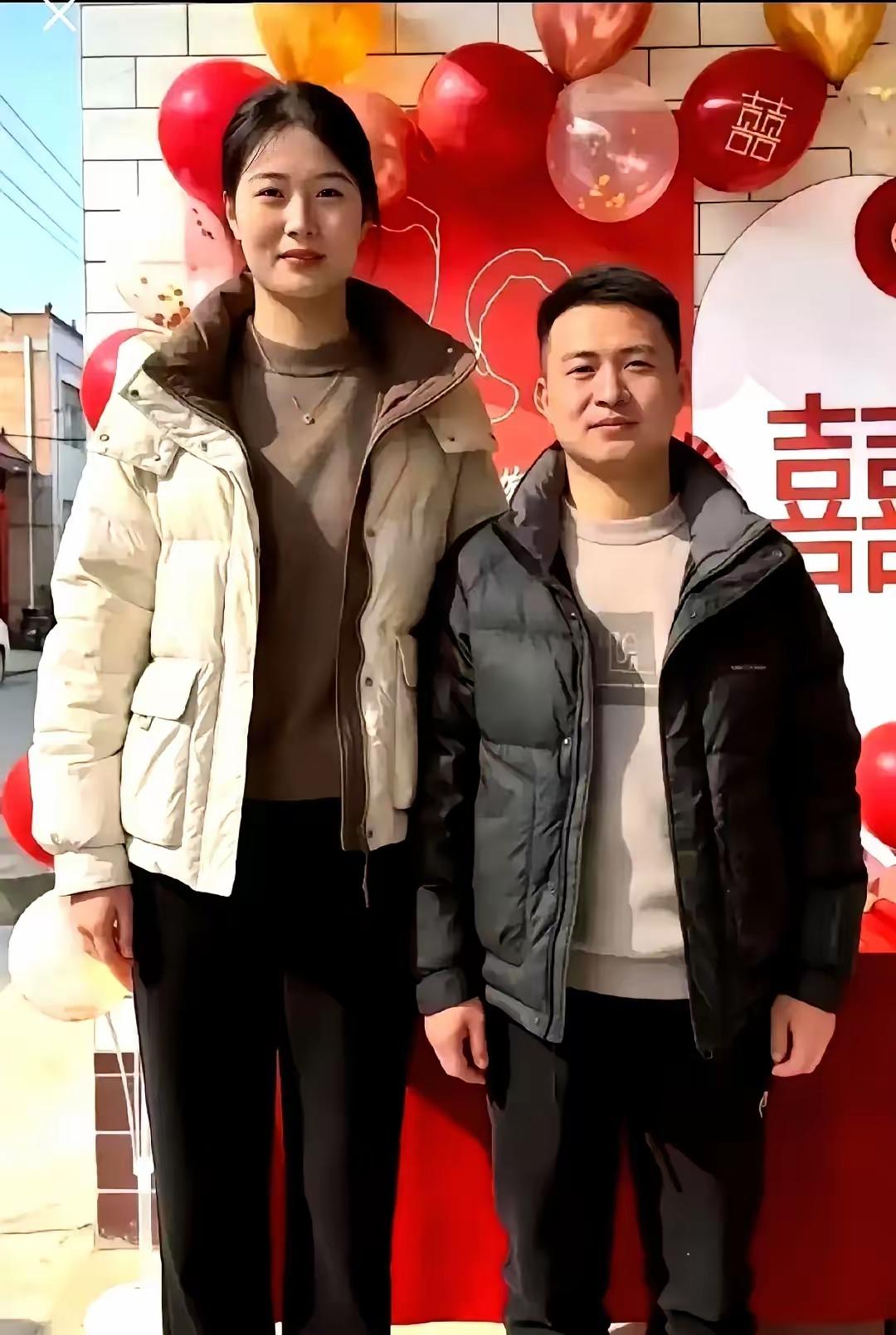 图片中的女人身高一米七五，往一众美女里一站，那绝对是鹤立鸡群。关键是，她不仅年轻