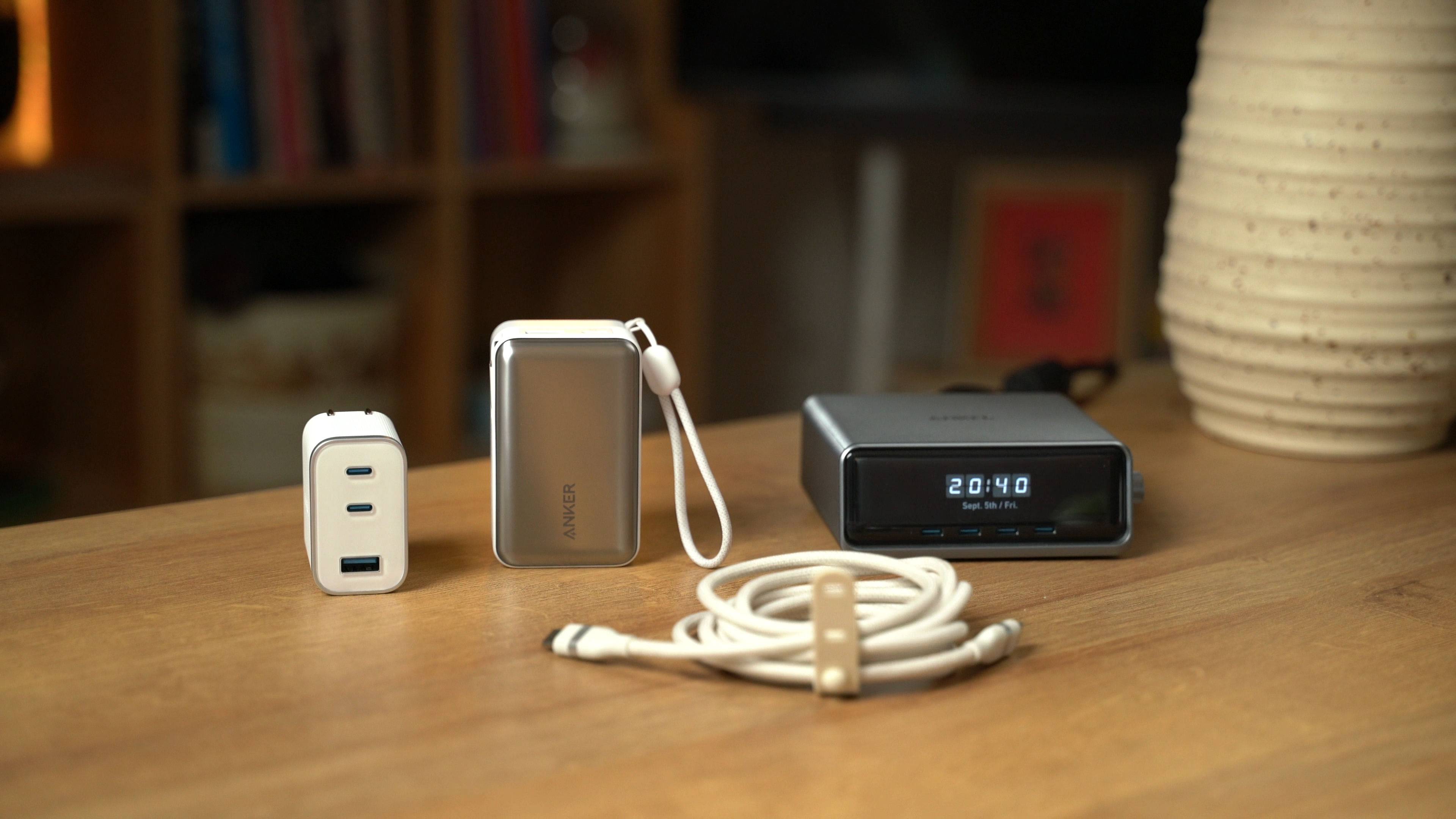 我的苹果手机搭子还有几个小时，iPhone 17系列就要发布了，我准备预定17 