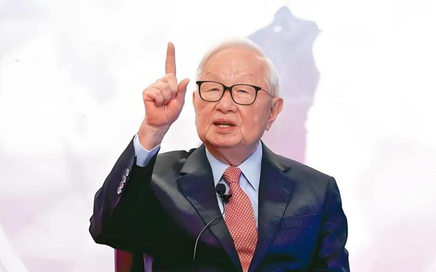 台积电负责人张忠谋嘲讽：大陆虽有100万亿，但连一块高端芯片都造不出来！美媒跟着