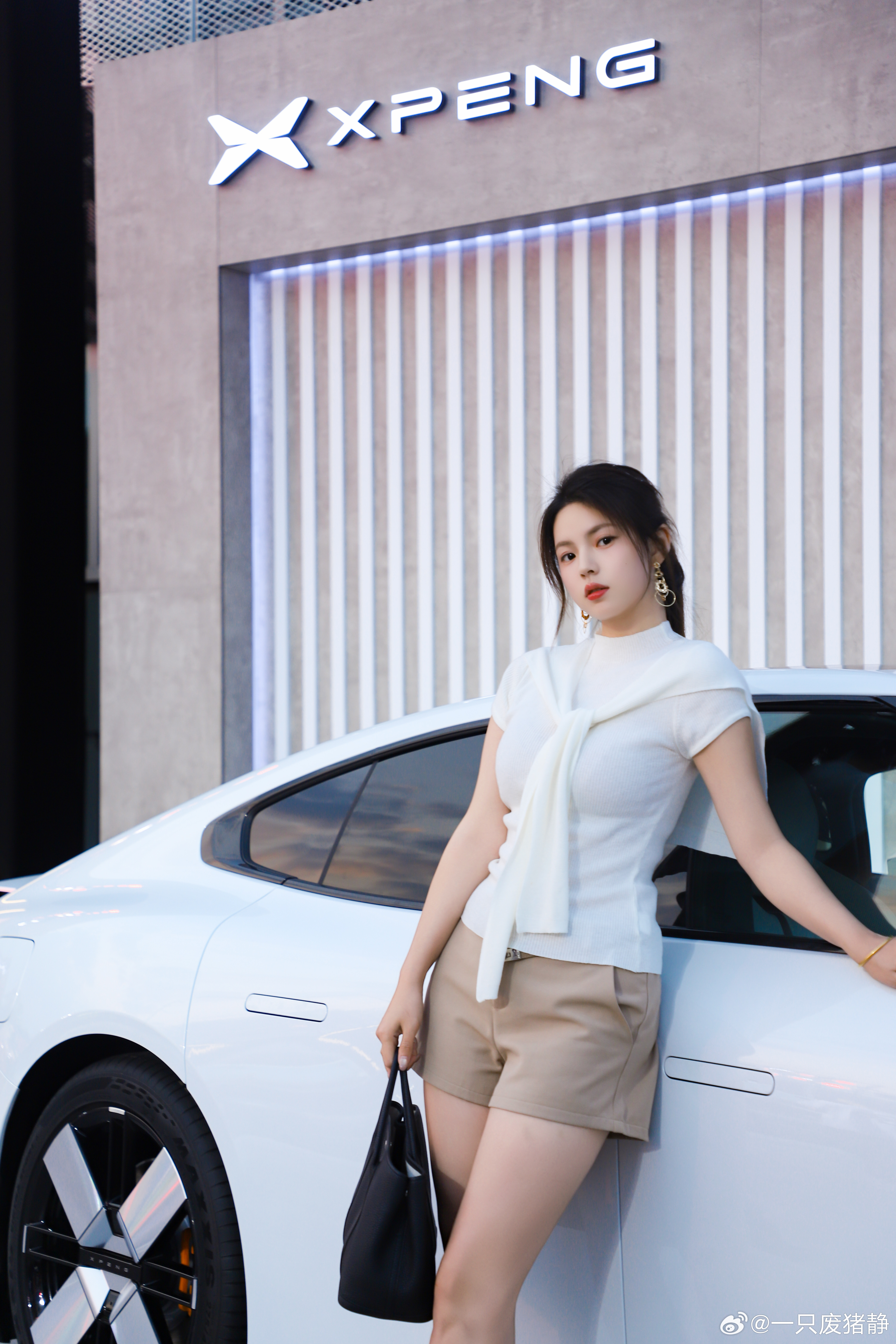 很爱小鹏，每次都把我拍的美美滴小鹏p7新色今日发布小鹏p7这次太全面了日常分享