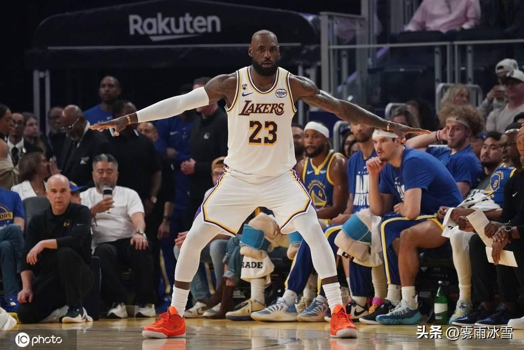 詹姆斯三分命中100% 突破1000记与科比湖人队史唯二

北京时间3月1日，美