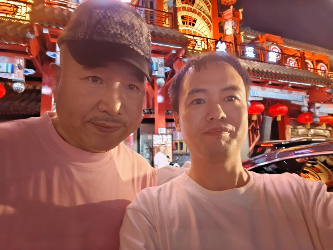 刘能，张小英合影