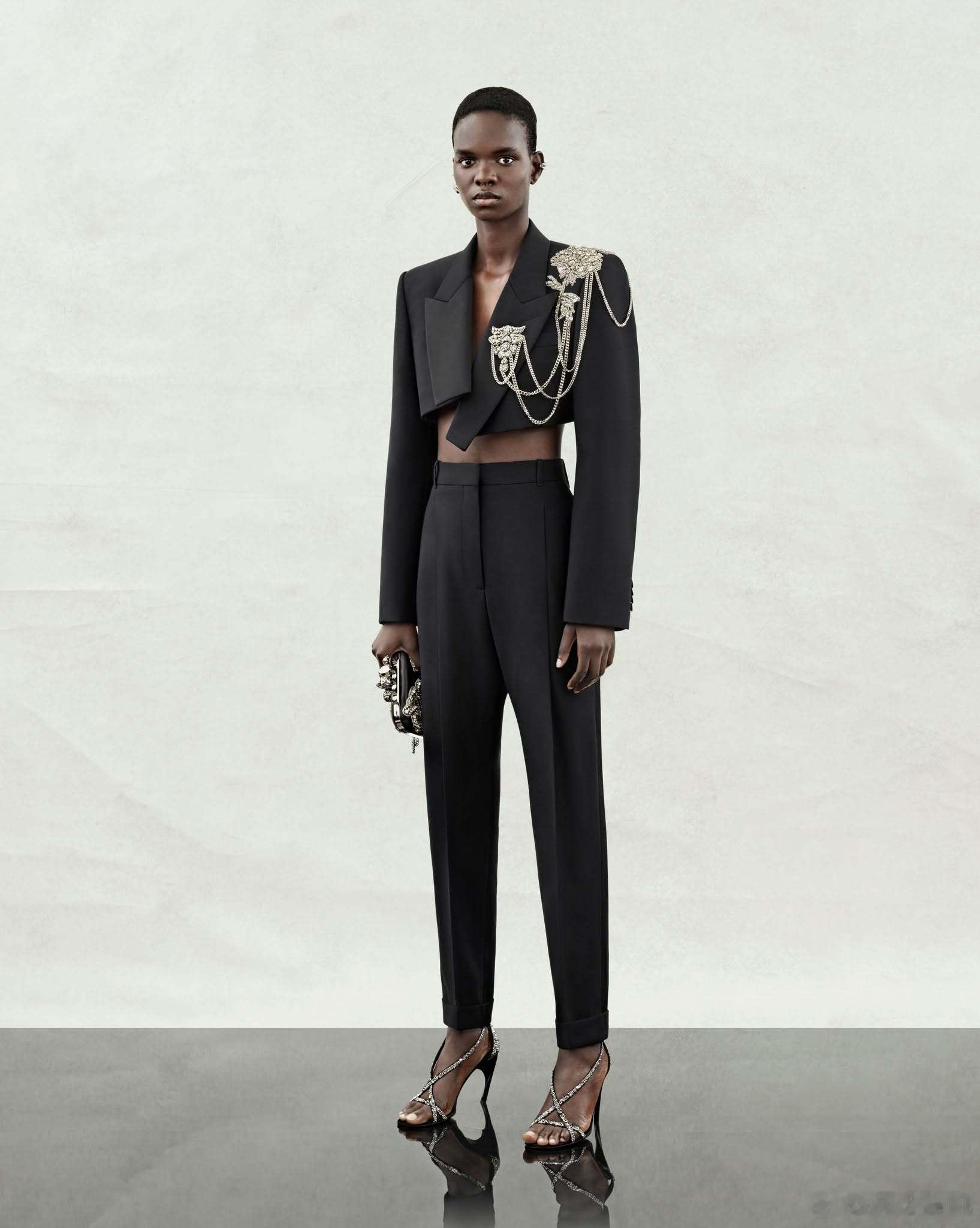 alexander mcqueen 2024 pre spring 