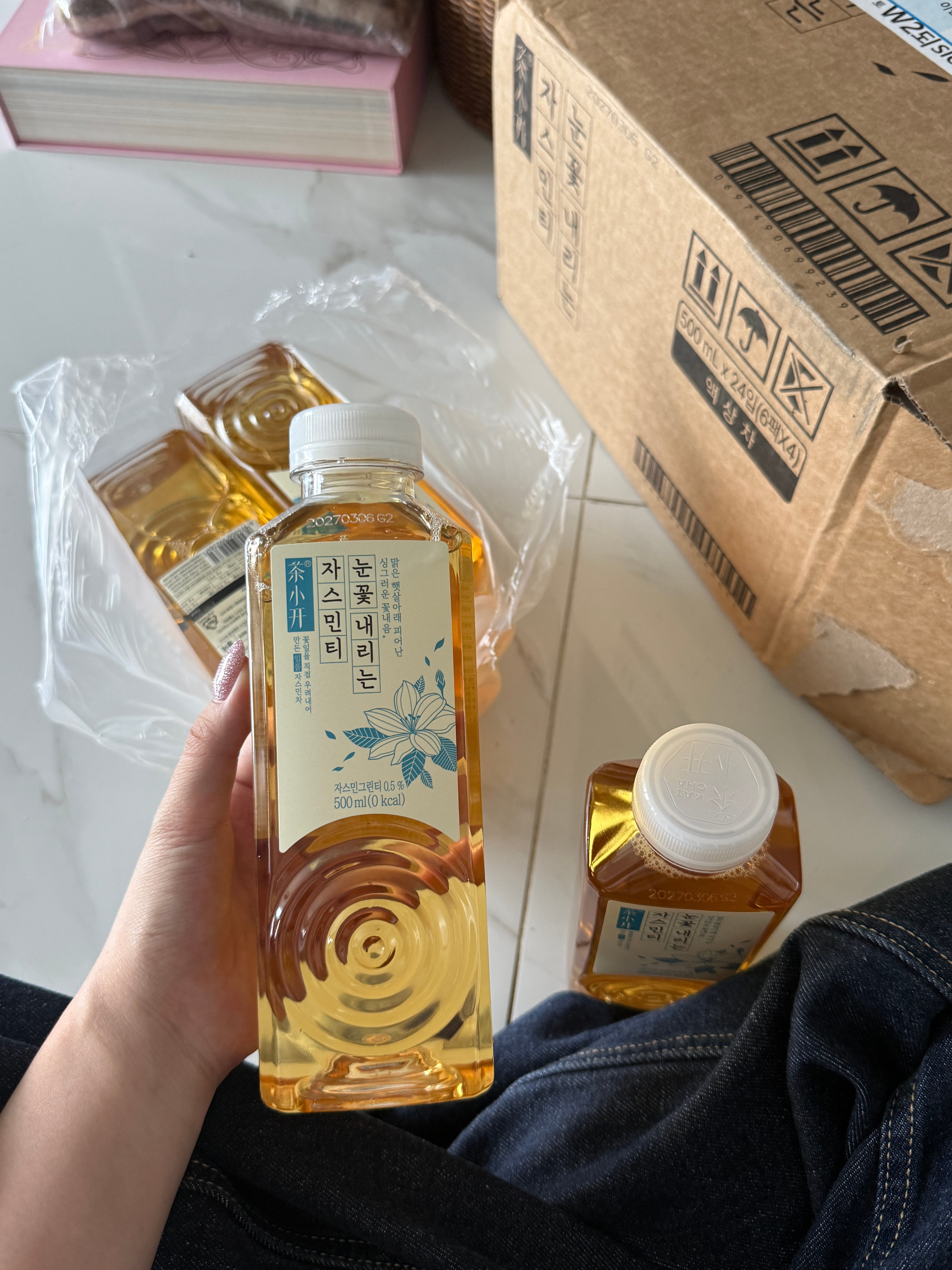 嘿嘿 在酷胖买到了国内口味的茉莉绿茶之前在江南的便利店看到 直接酷胖下单一箱 