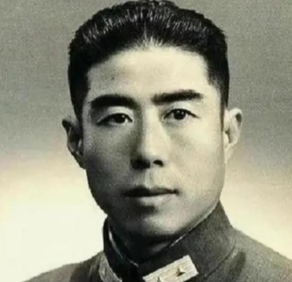 1944 年，河南伊川郭绍绪假意归顺日军，设宴招待日军军官。席间伙计高喊 “上炖