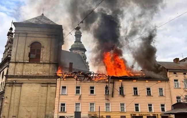 俄罗斯发动大规模袭击
乌克兰空军3月24日通报，俄军于当日发动俄乌冲突以来规模最
