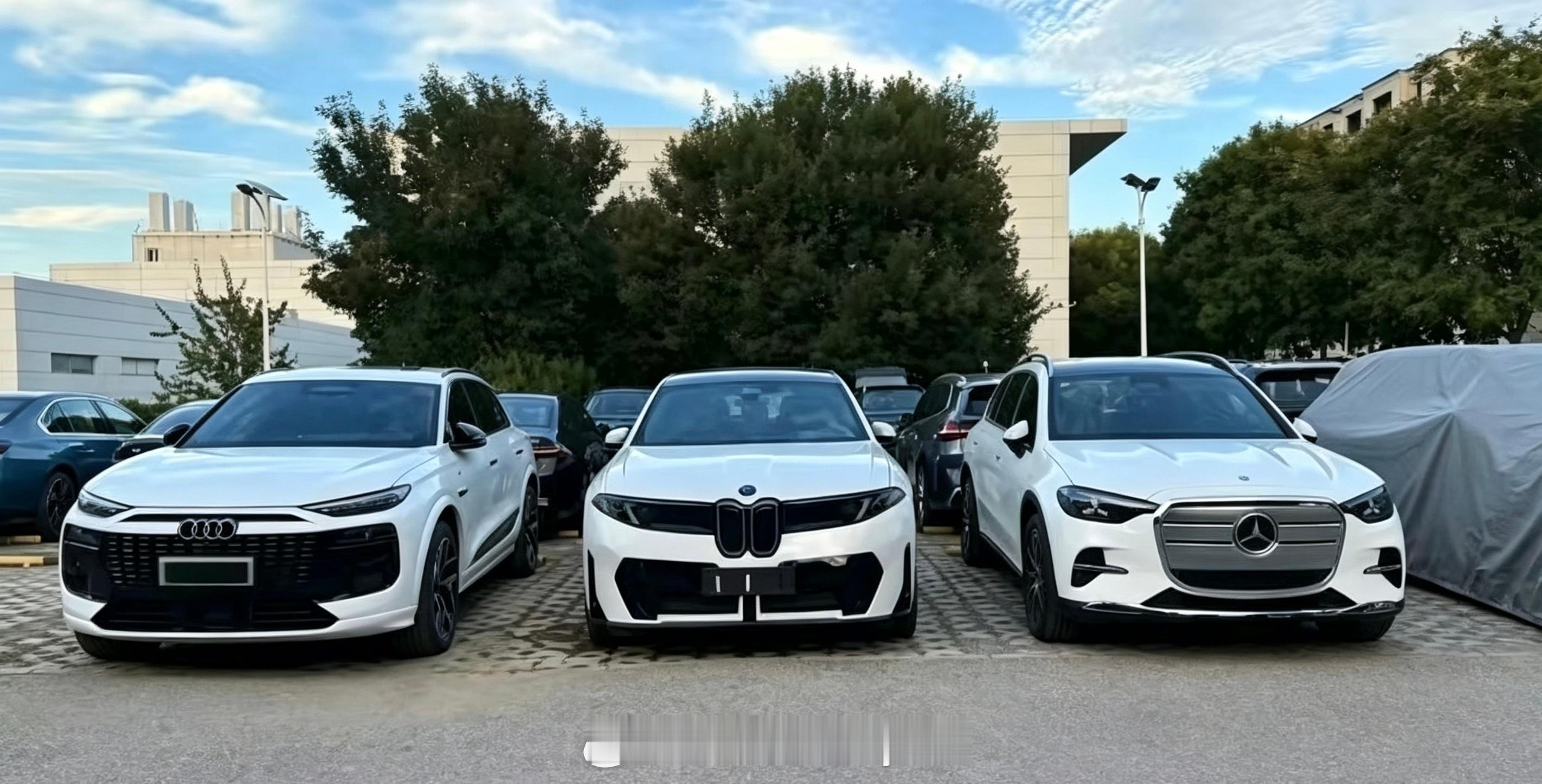 BBA新一代电车，怎么说呢，有一种被打蒙了的感觉但是从客观的角度来讲的话，宝马的