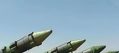 假如美国先对中国发射200枚核弹，中国有反击的能力吗？
没等他们把这200枚核弹