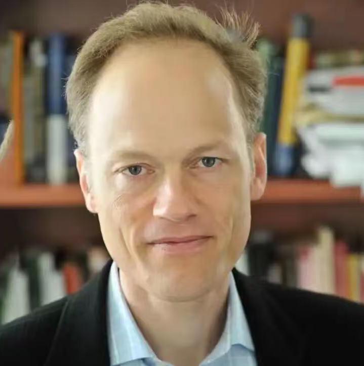 亲自赶赴中国考察后，美国学者再次抛出惊人言论，振聋发聩！

一个美国顶尖学者，来