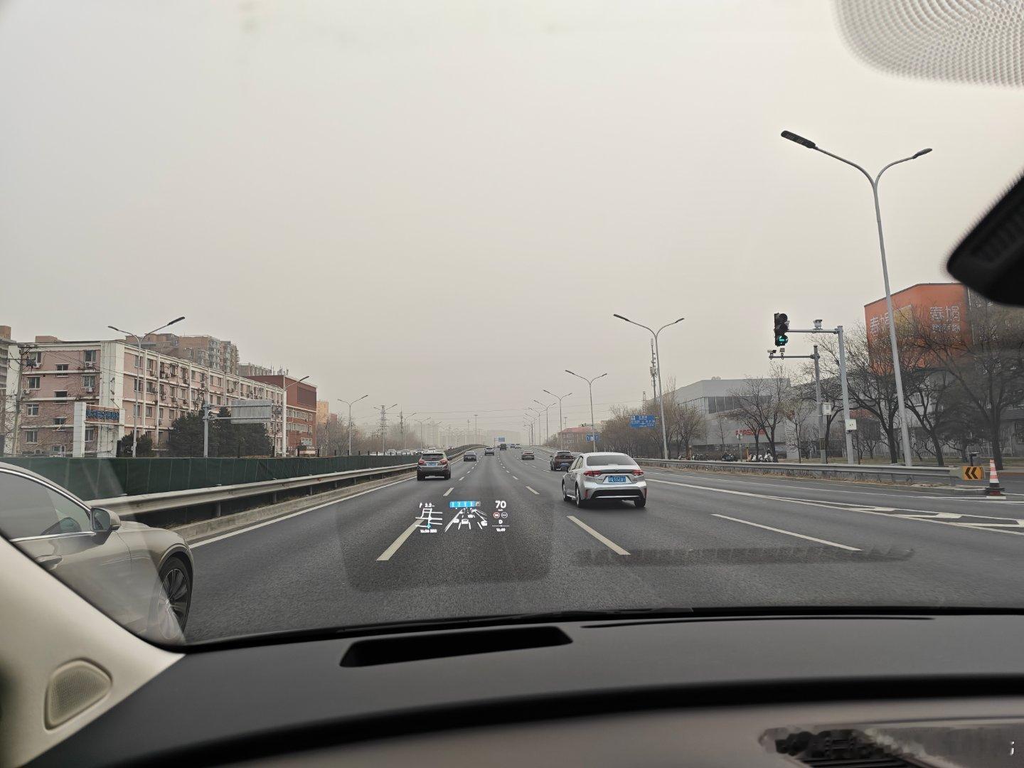 北京这天变得真快，大年三十还晴空万里这就黄沙压境了…… 