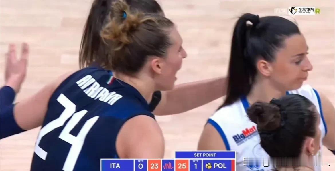 #世界女排2024VNL# 
【波兰女排力克意大利夺世联赛开门红】2024年世界
