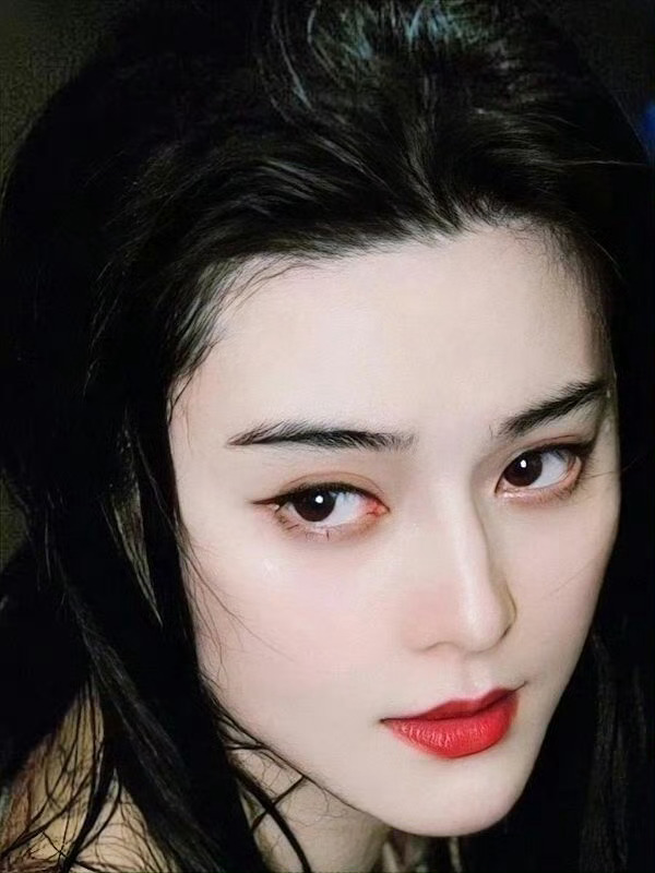 再没有人能美到这般见者忘魂的境界 