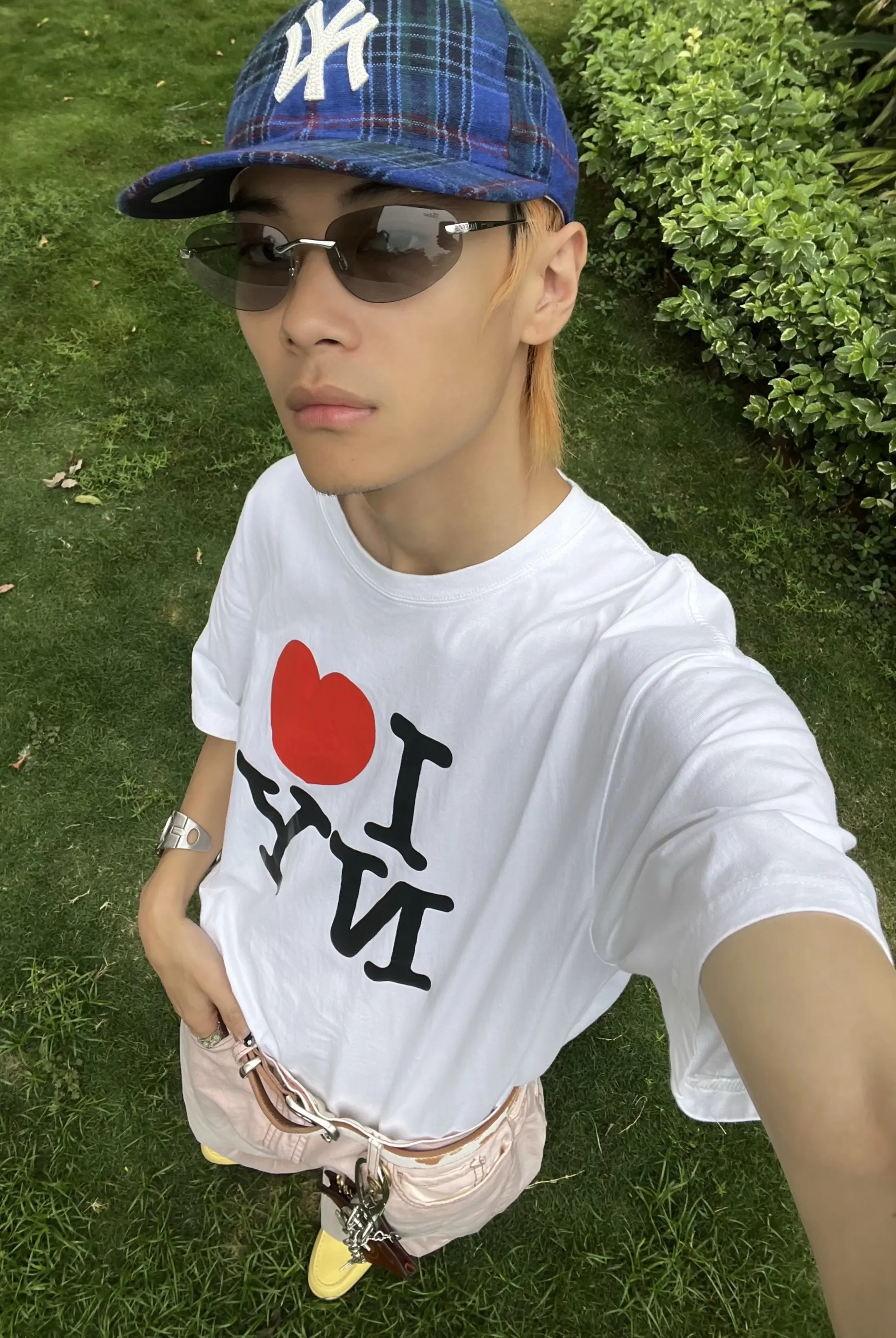 来条小粉穿穿。