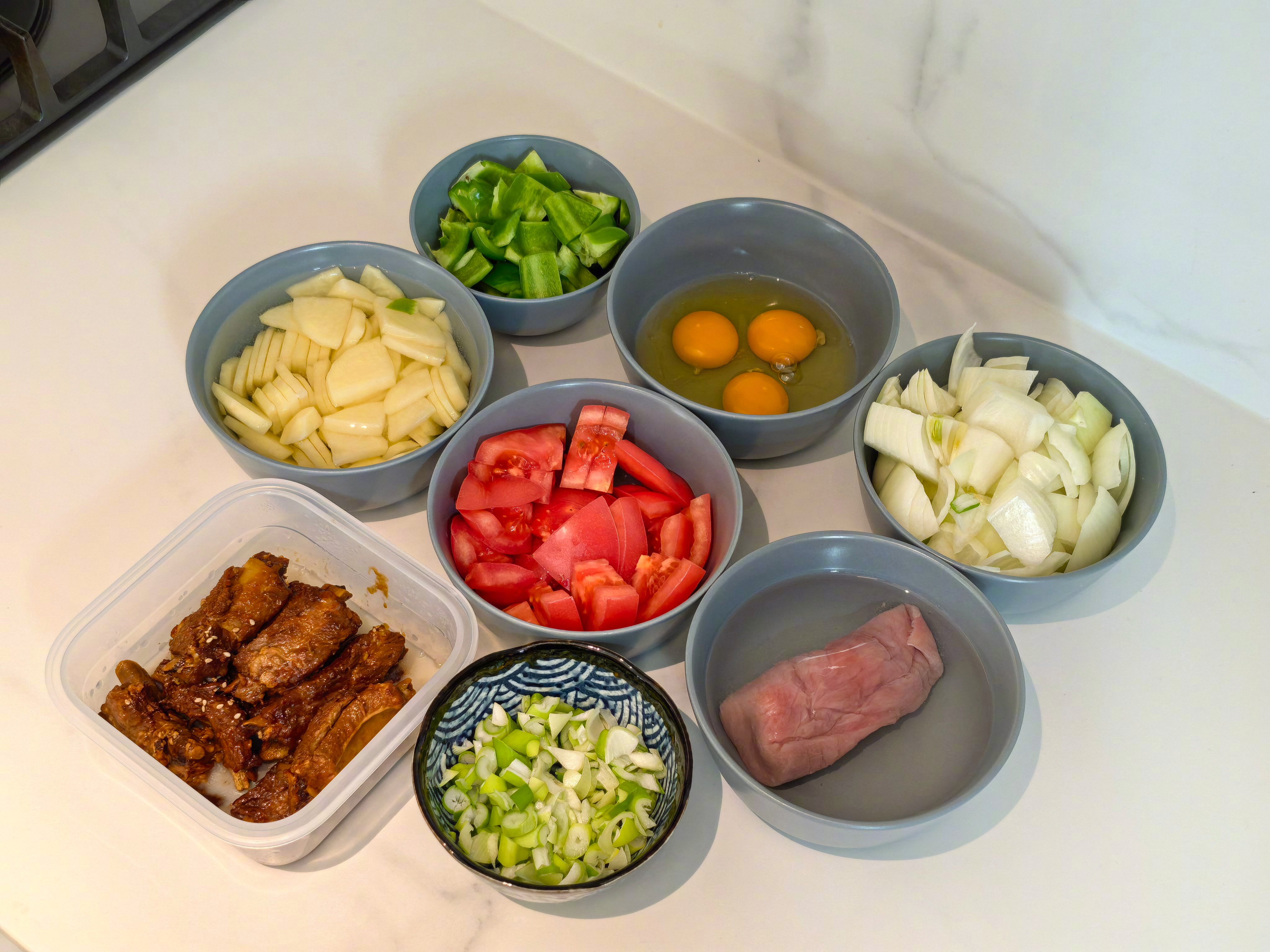 玛德，这星期太累了，今天睡了个懒觉，起床发现媳妇带孩子去吃寿司郎了，没带我自己做