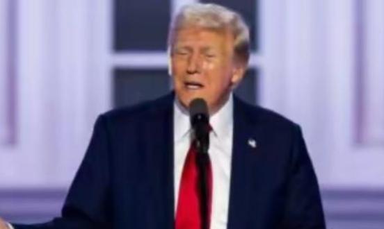 特朗普曾经在采访时表示：如果中国大陆武统台湾，那么美国将会毫不犹豫的对北京进行轰