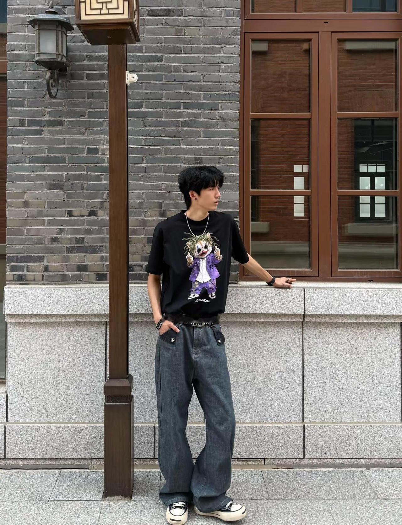拒绝用力过猛 慢节奏才是常态。基础款也可以穿出自己的风格 低能量穿搭 夏日通勤休