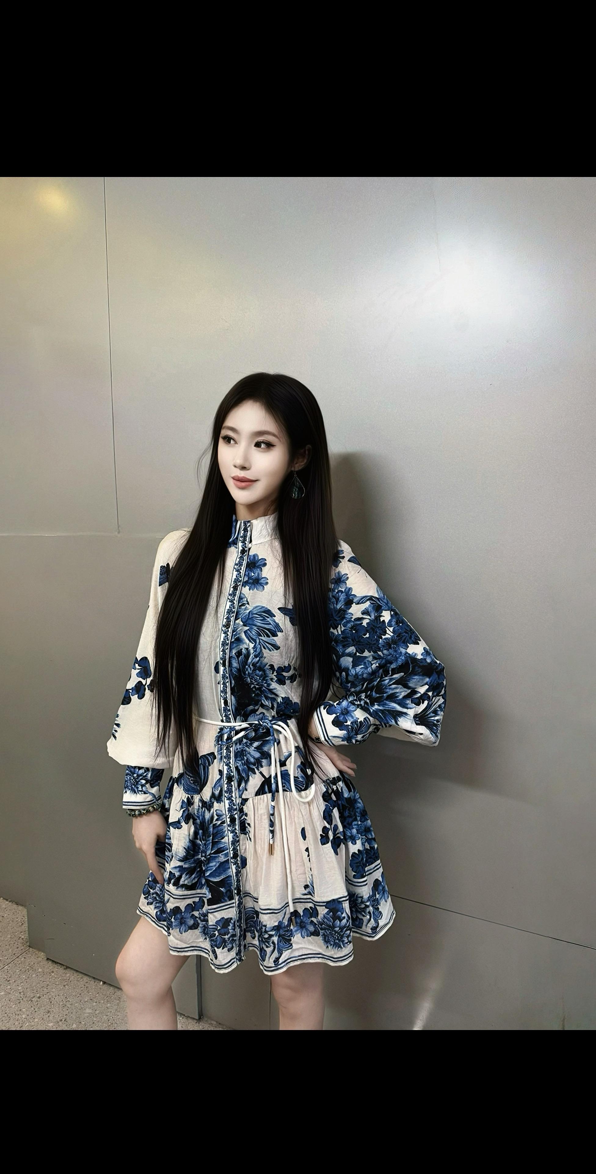 醉后不知天在水，满船清梦压星河。