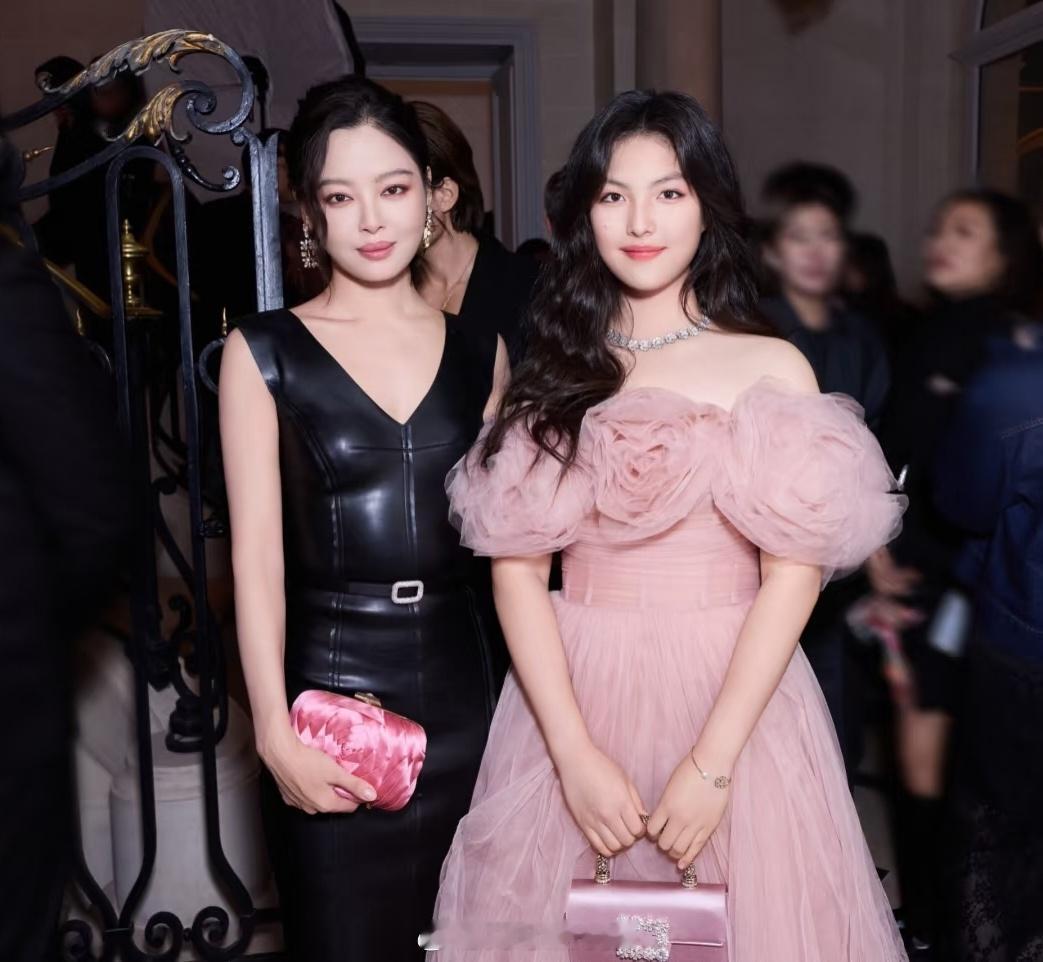 辛芷蕾王诗龄同框辛芷蕾王诗龄合照 辛芷蕾王诗龄同框，真的是羡慕了 ​​​