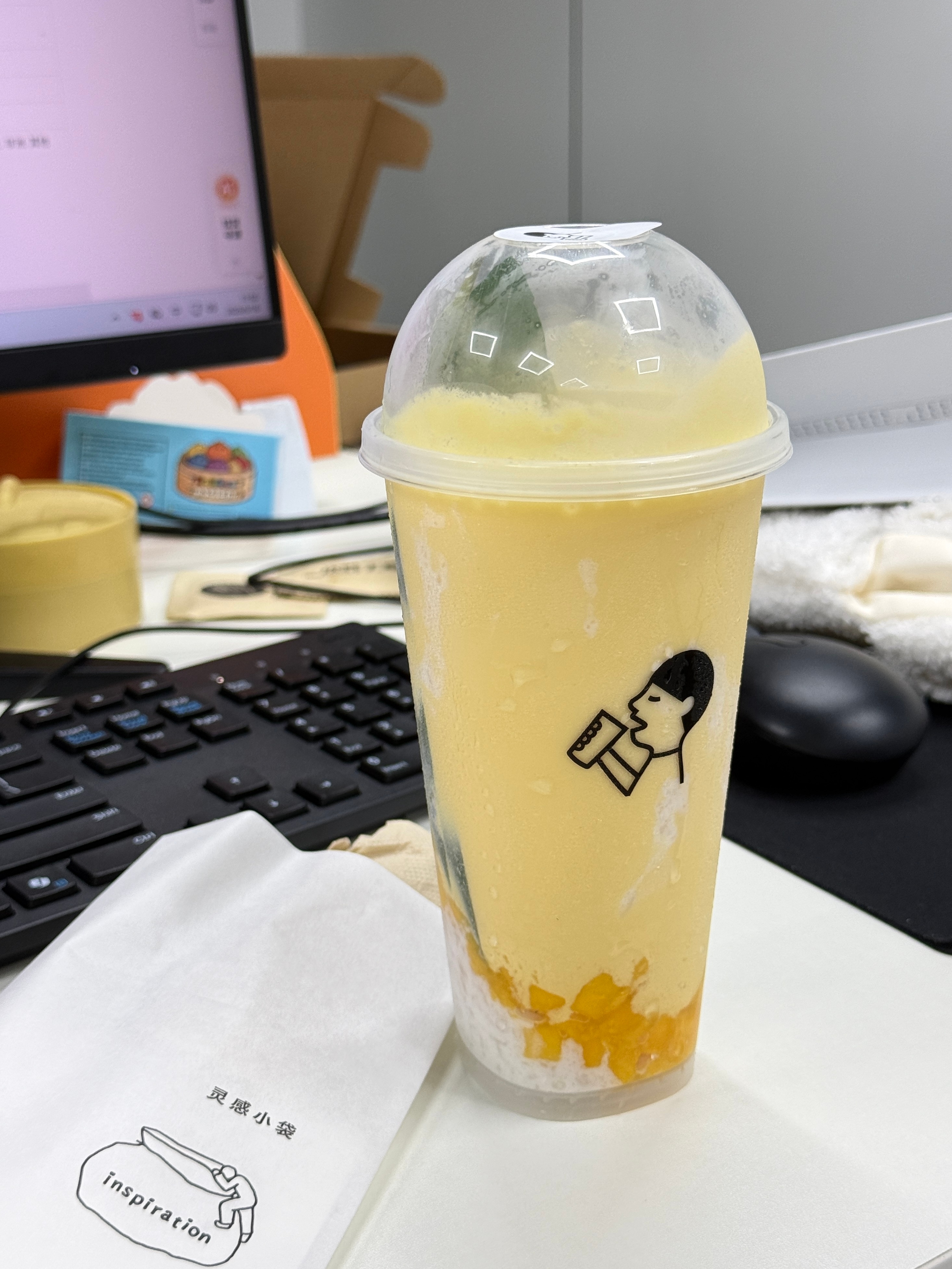 1 哇塞 谁懂这个水珠恰到好处2 感觉比纯椰子水好喝哎3 同事家里包的肉粽！好吃