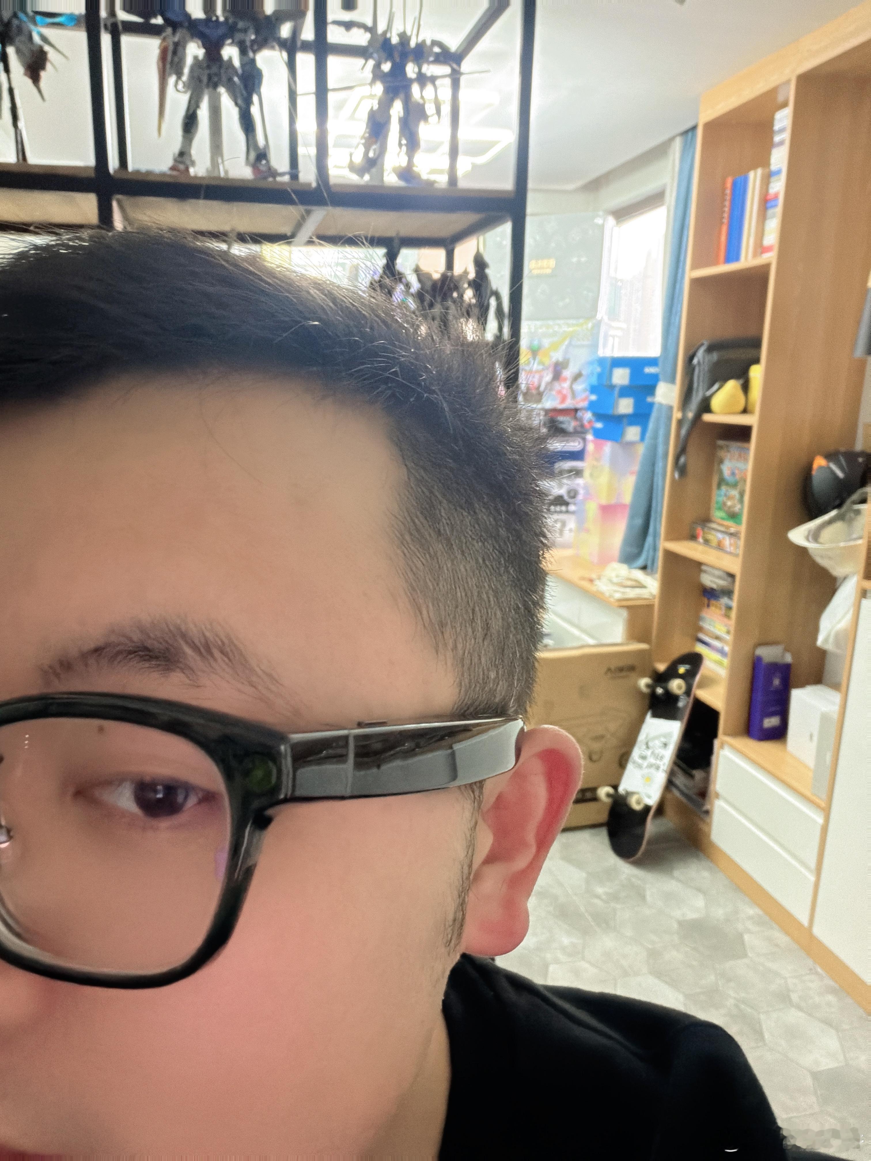 眼镜到了，黑亮！这才是最帅的配色啊！！！那天20:52才下单，镜片superb的