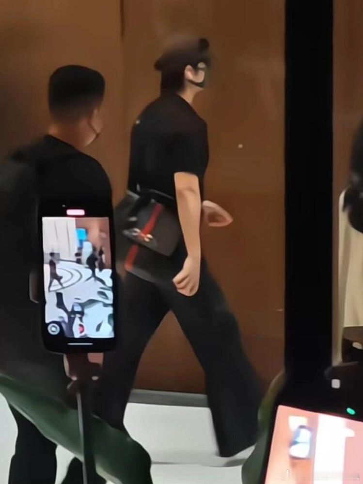 战儿今天这个又萌又辣… 
