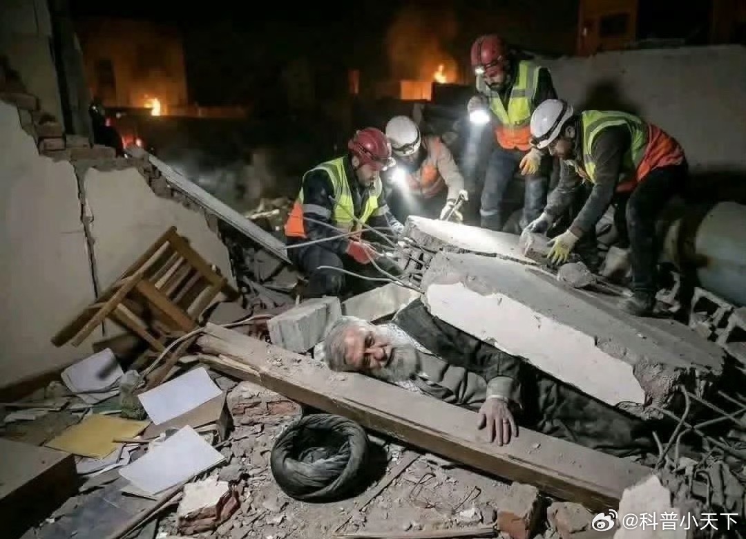 卧槽！太坏了！为什么老美还要杀内贾德？？虽然内贾德已卸任总统（2005-2013