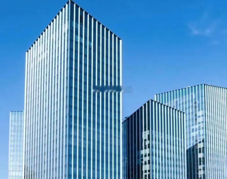 房价跌幅最大的十大城市：第一、温州：-46.2%。属于二线城市第二、郑州：-36