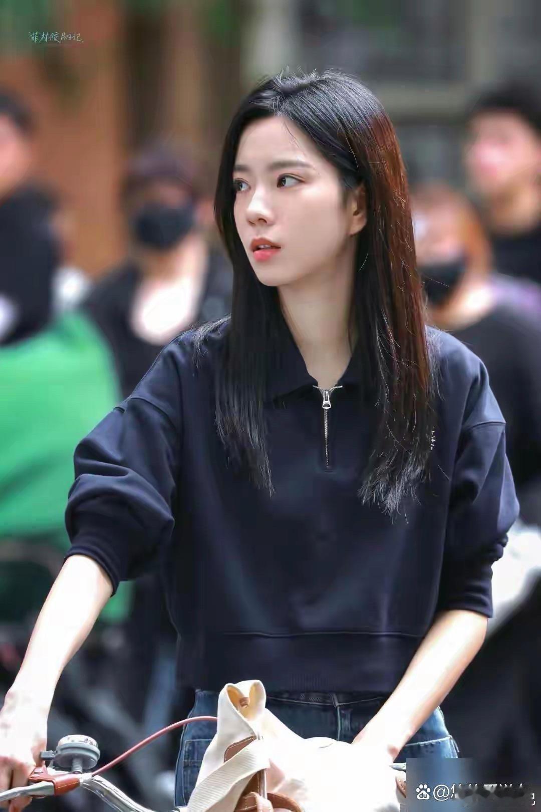 现在的校园剧女主都这么好看又自然吗？庄达菲演得太好了 ​​​